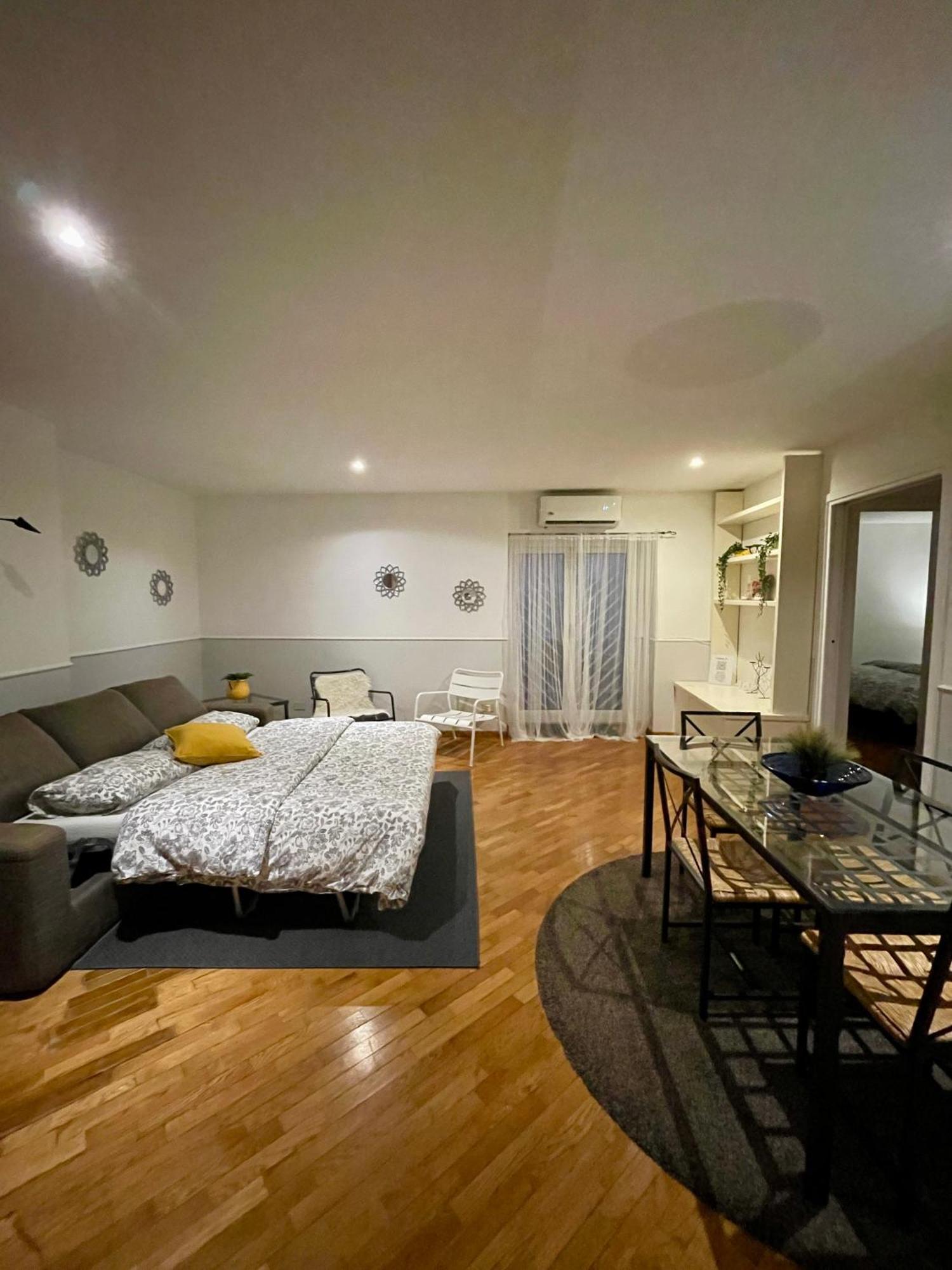 Lovely At Saint Peter's Square Vatican Apartment