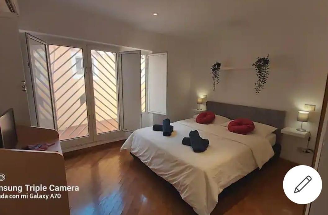 Lovely At Saint Peter's Square Vatican Apartment