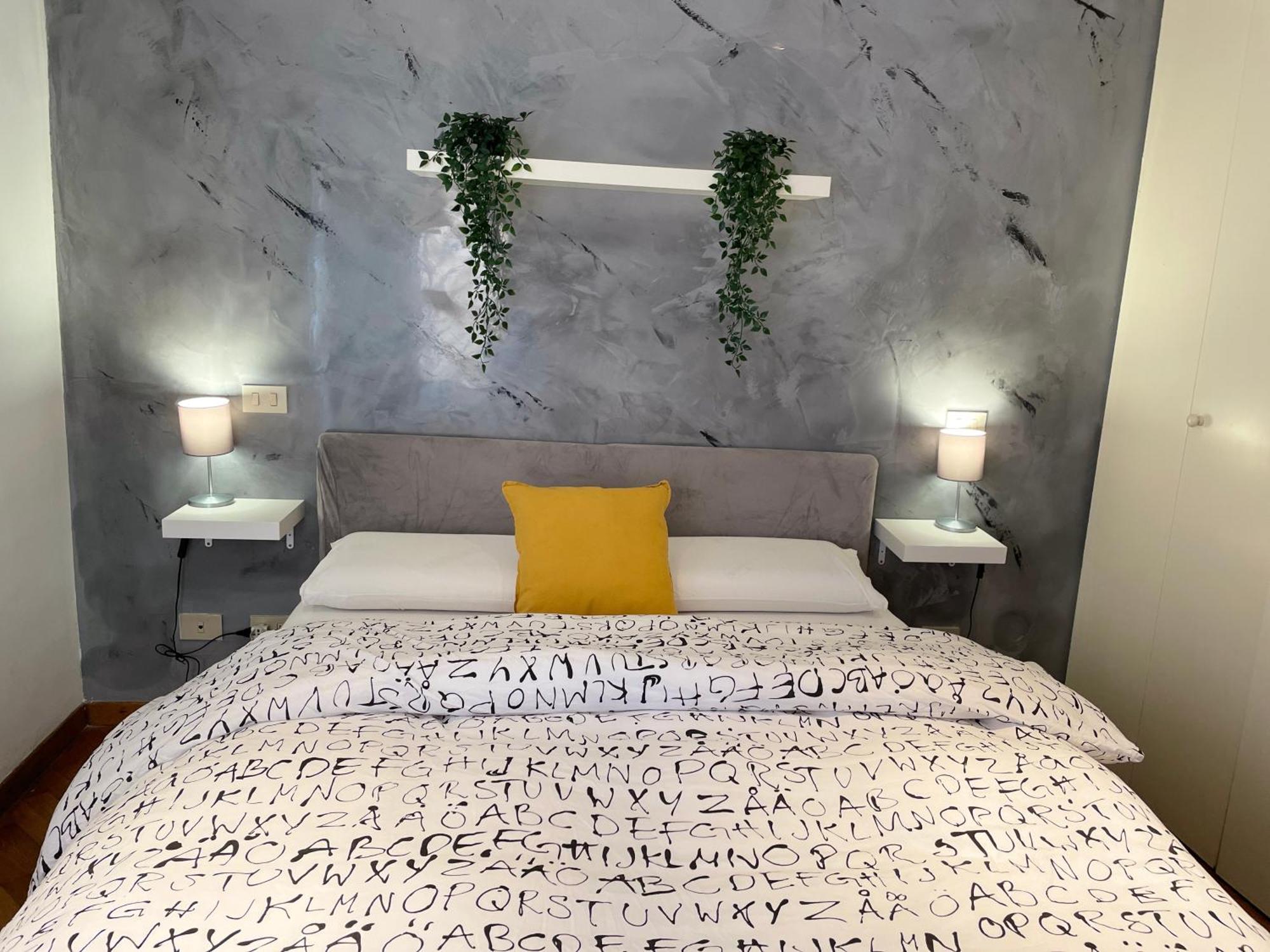 Lovely At Saint Peter's Square Vatican Apartment